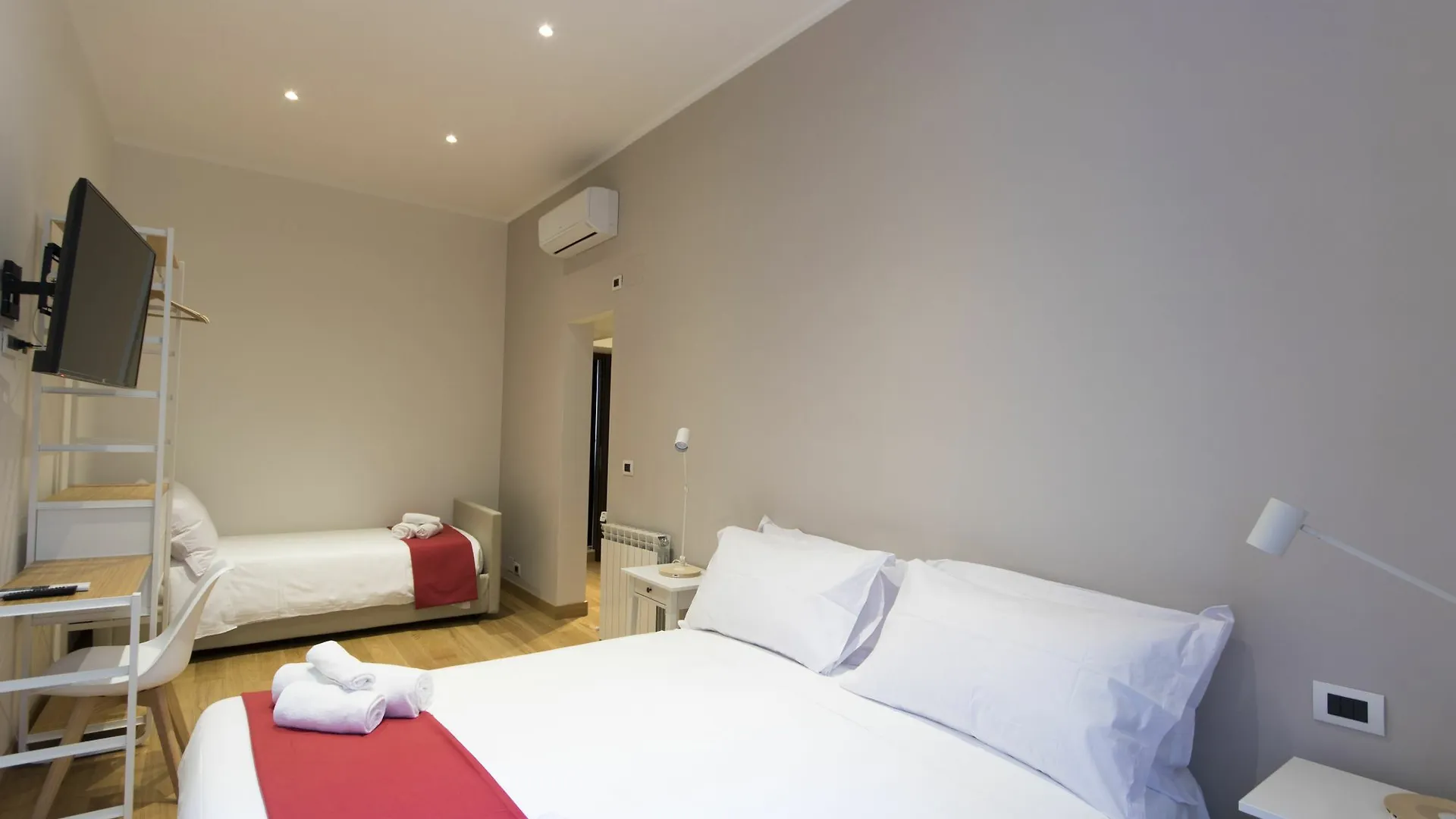 רומא Colosseo Guest House